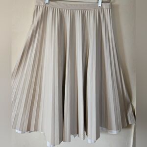 Luxurious Ann Taylor Ecru Ivory Stone Faux Leather Pleated Skirt Size 14 Women